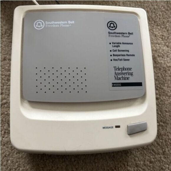 Southwestern Bell Freedom Phone FA935G Telephone Answering Machine - Picture 2 of 7